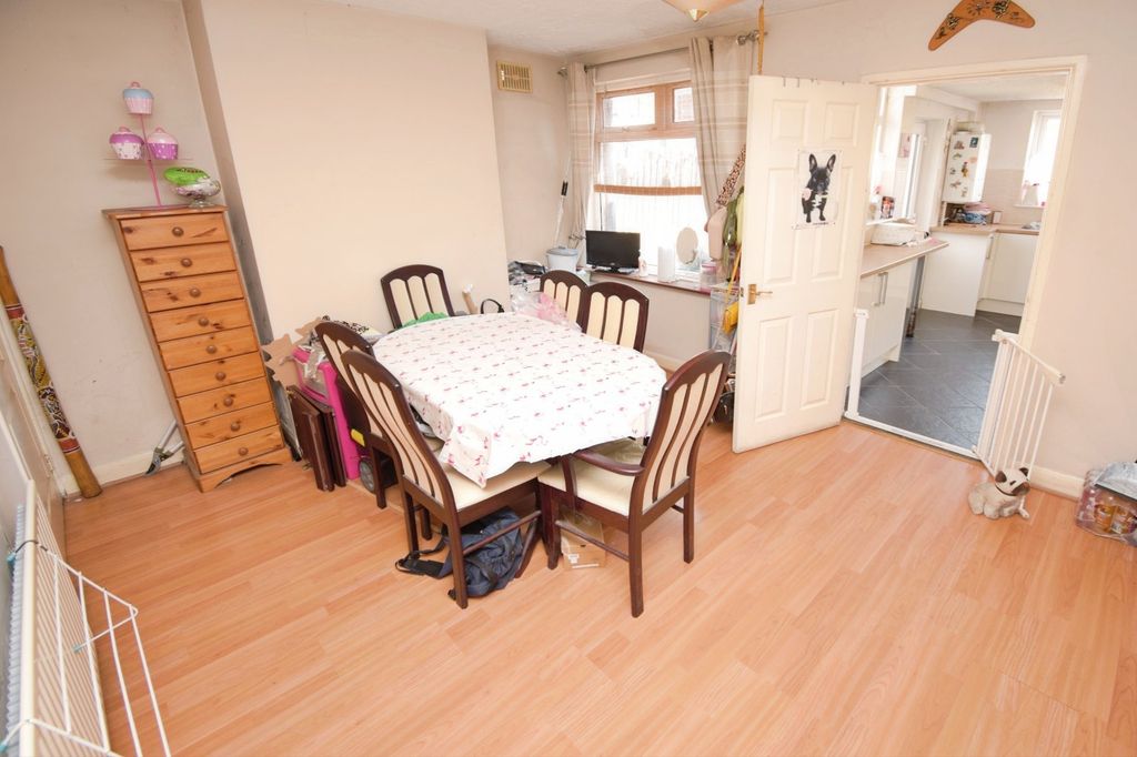 Property photo 3 of 20 Dining Room