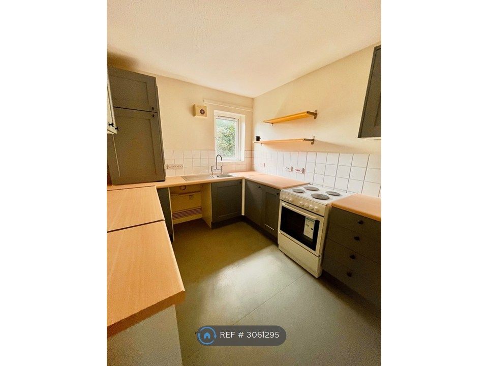 Property photo 1 of 8 Kitchen 1