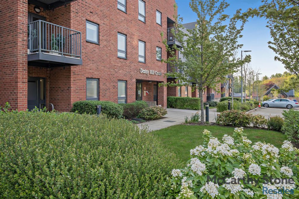 Property photo 2 of 20 8646317-Exterior01-800.Jpg