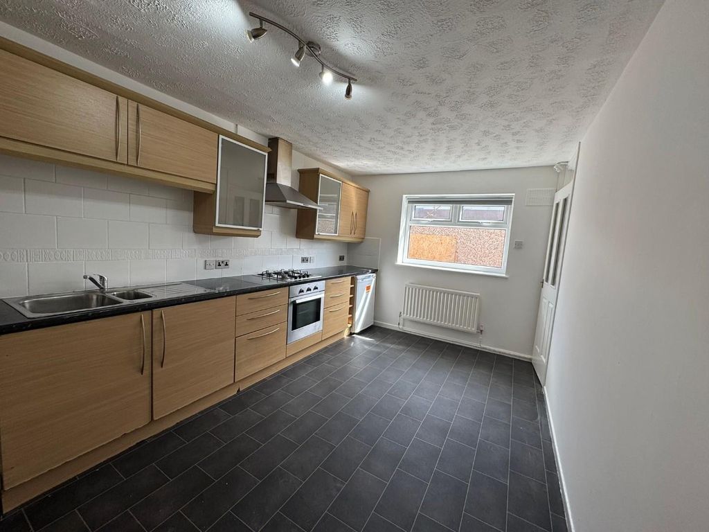 Property photo 3 of 12 E3Ff0Db7-91A9-4426-812F-1E2d8F8977Cb.Jpg