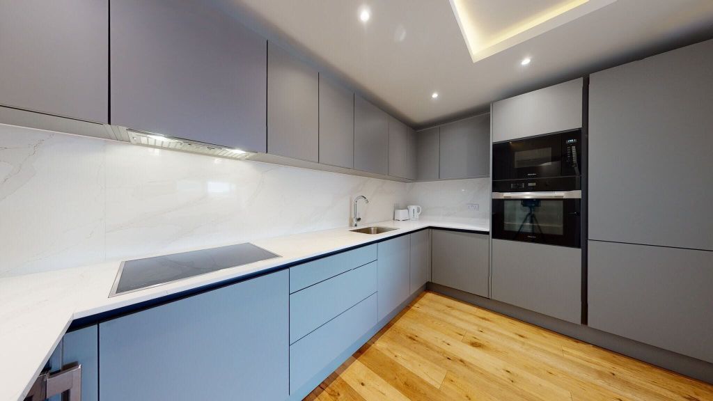 Property photo 2 of 8 Kitchen