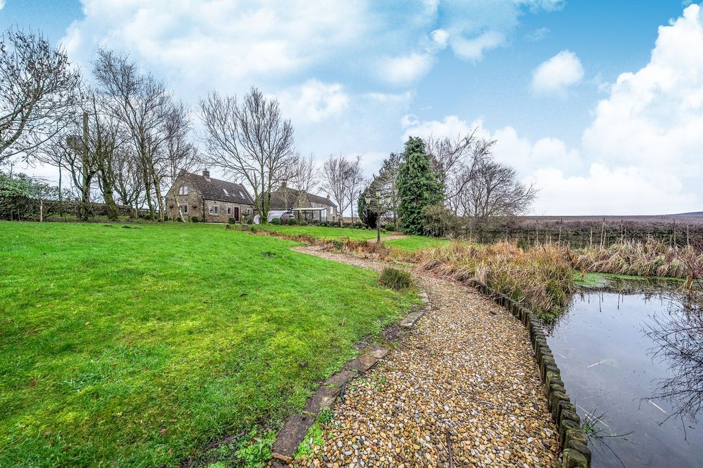 Property photo 3 of 25