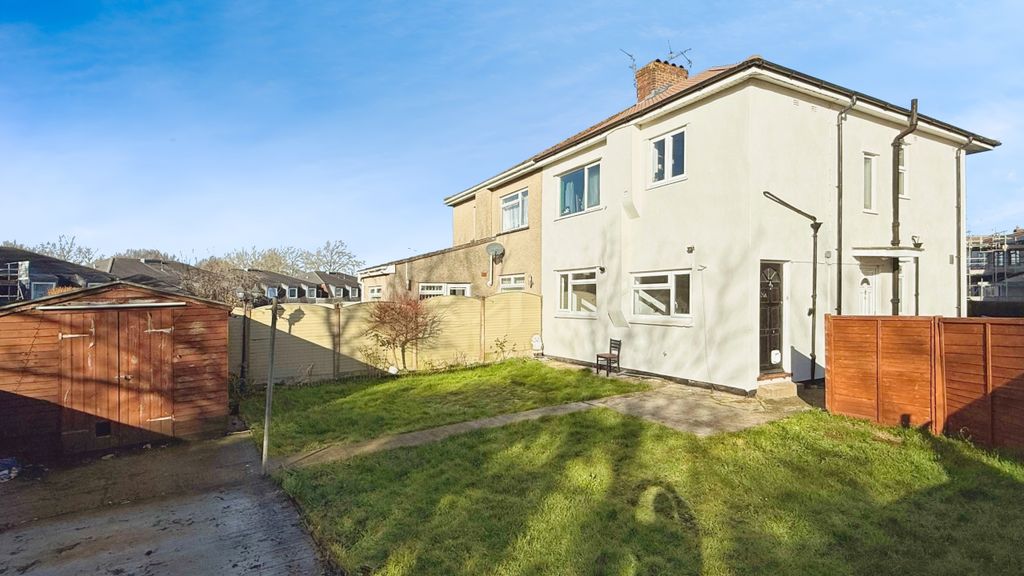 Property photo 2 of 15 Garden