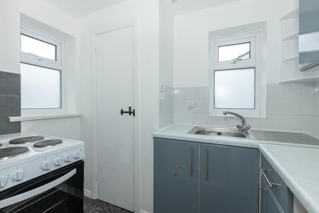 Property photo 3 of 9 Steyning House_6.Jpg