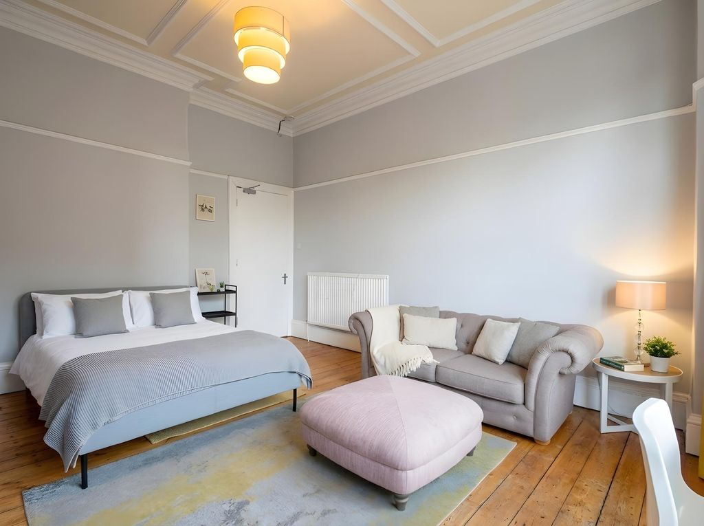 Property photo 3 of 9 Photo 2