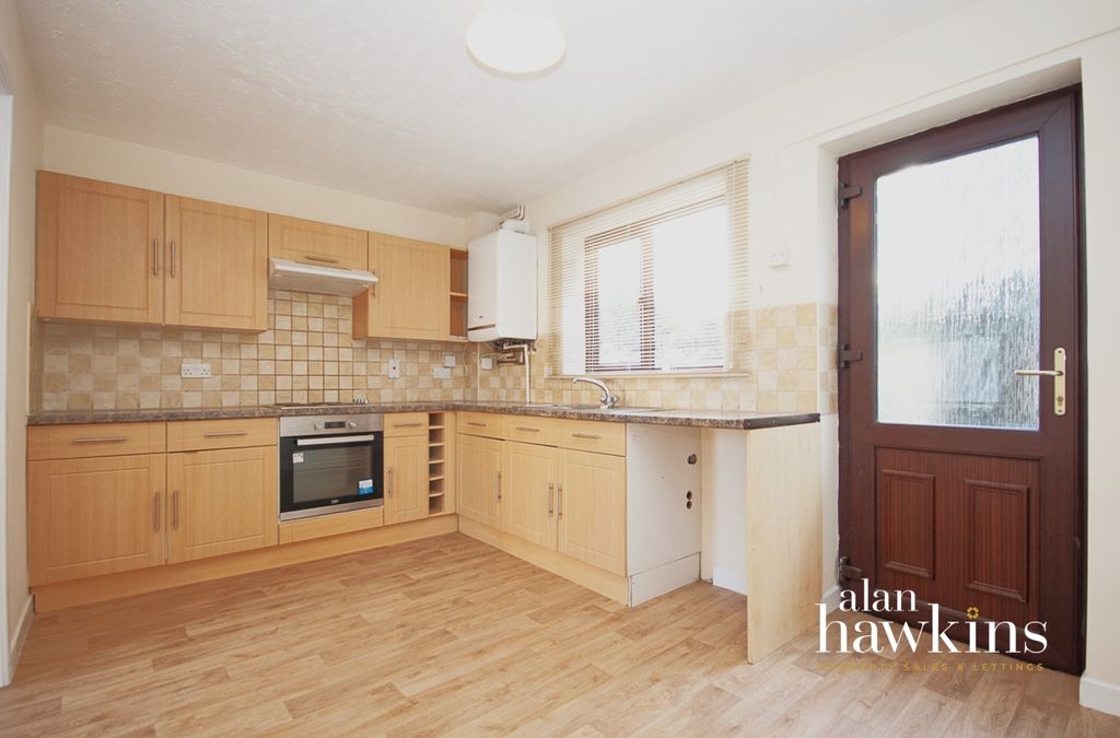 Property photo 2 of 6 Lrg_Kitchen1-2