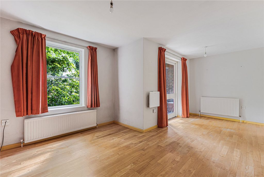 Property photo 2 of 16 Picture No. 01