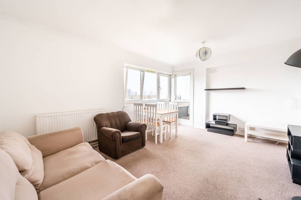 Property photo 2 of 7
