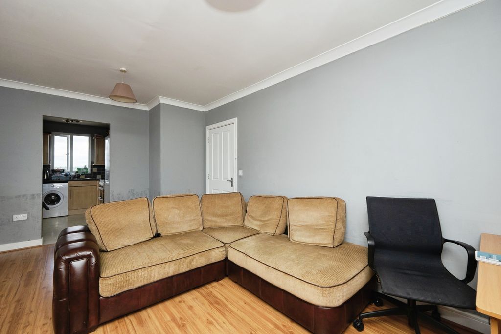 Property photo 3 of 8 Image