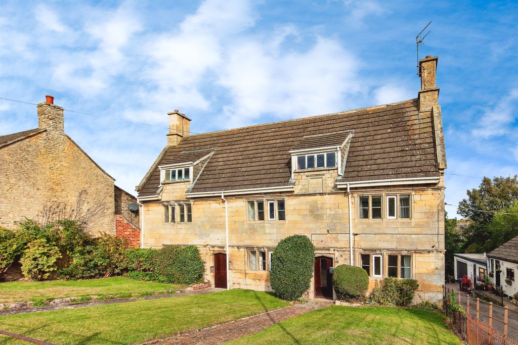 Property photo 2 of 17