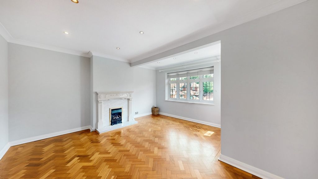 Property photo 2 of 14 5271113