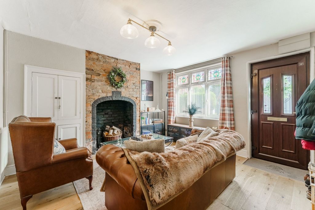 Property photo 2 of 31