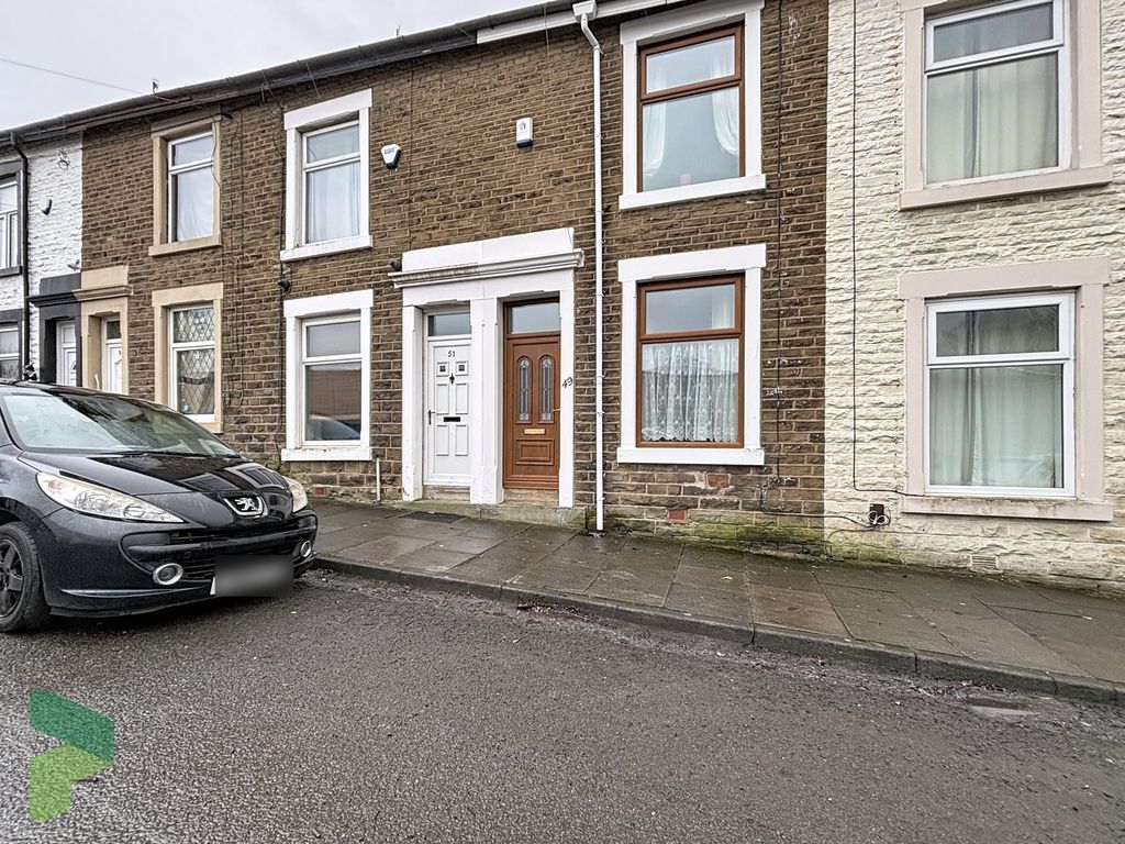 Property photo 2 of 9 Outside