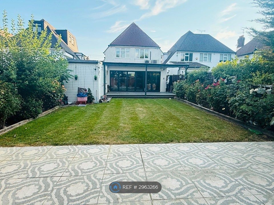 Property photo 3 of 24