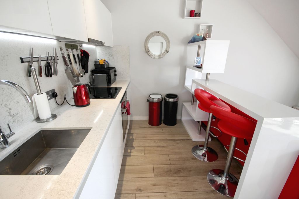 Property photo 3 of 11 Img_7858