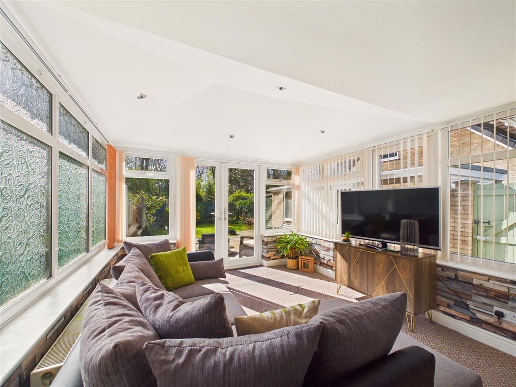 Property photo 3 of 17 Cam03303G0-Pr0351-Still012.Jpg