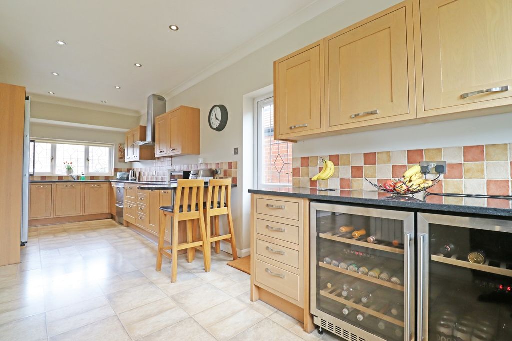 Property photo 3 of 17 Kitchen3A