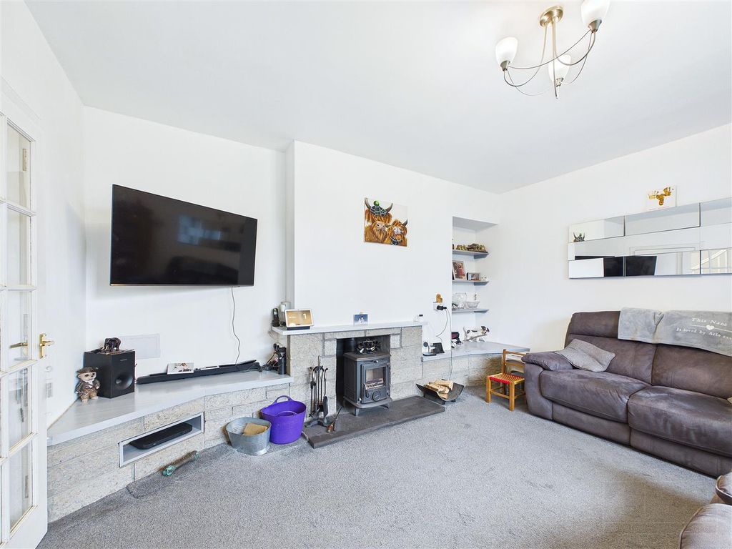 Property photo 3 of 19 Sitting Room