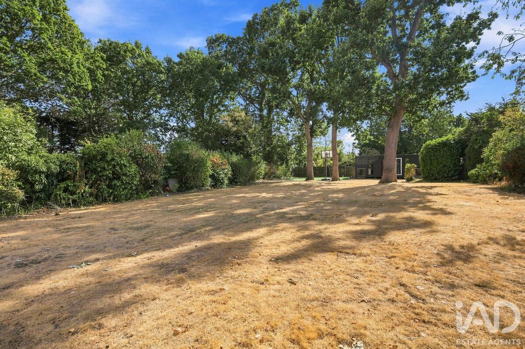 Property photo 2 of 28