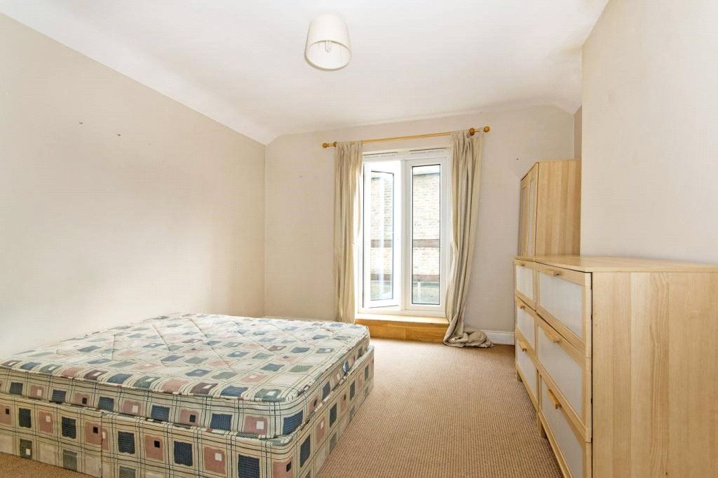 Property photo 3 of 6 Bedroom