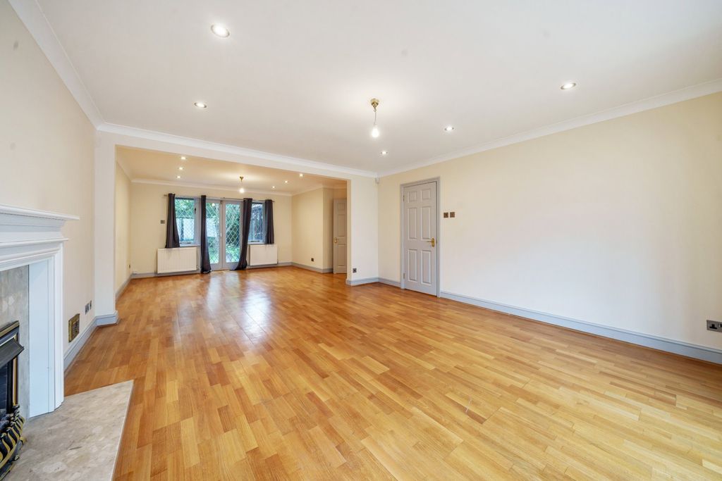 Property photo 3 of 19