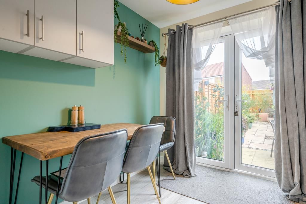 Property photo 3 of 20 Dining Area
