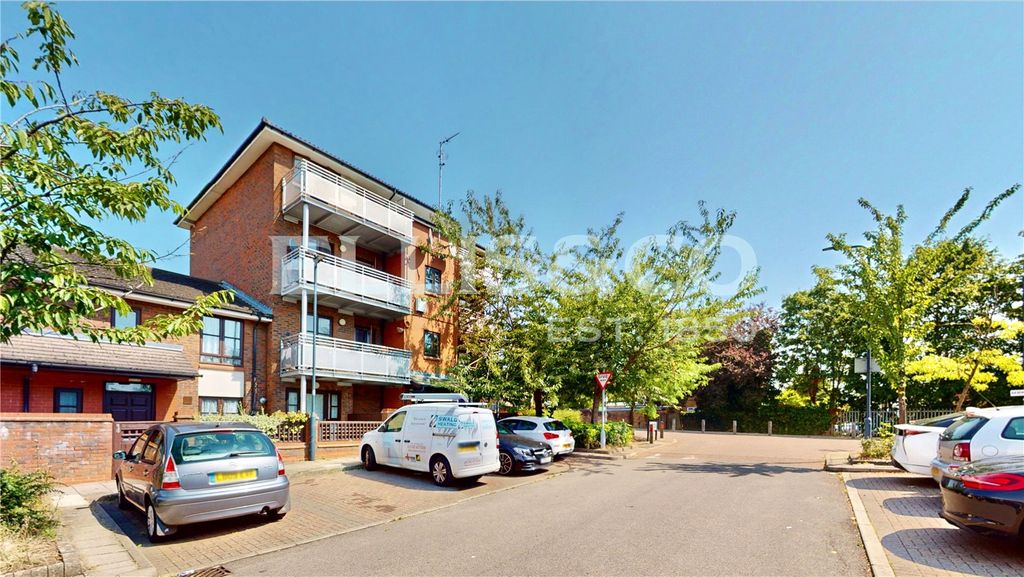 Property photo 3 of 28 Picture No. 23