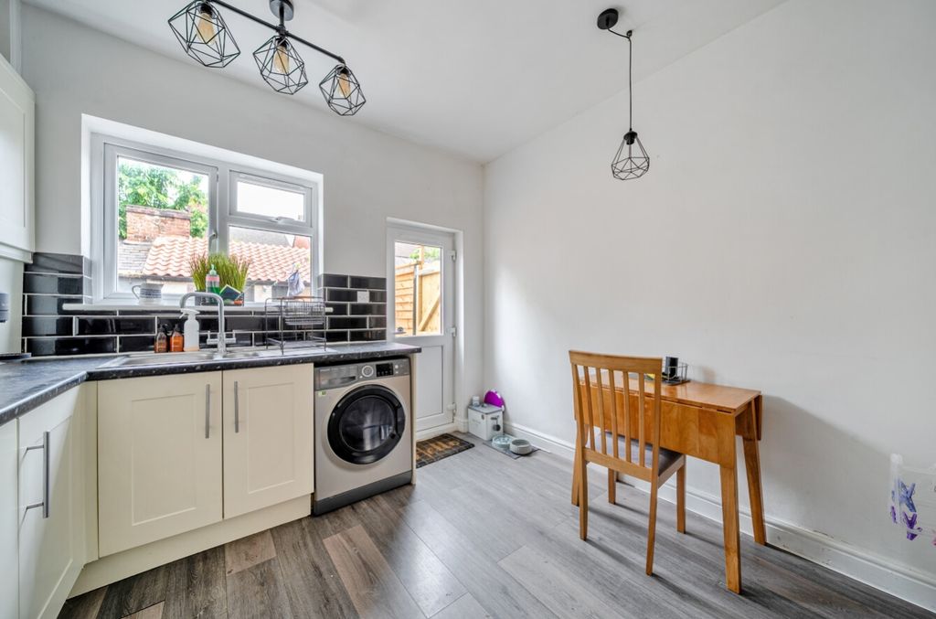 Property photo 3 of 10 1470965-5-6A217Fb47Eeee