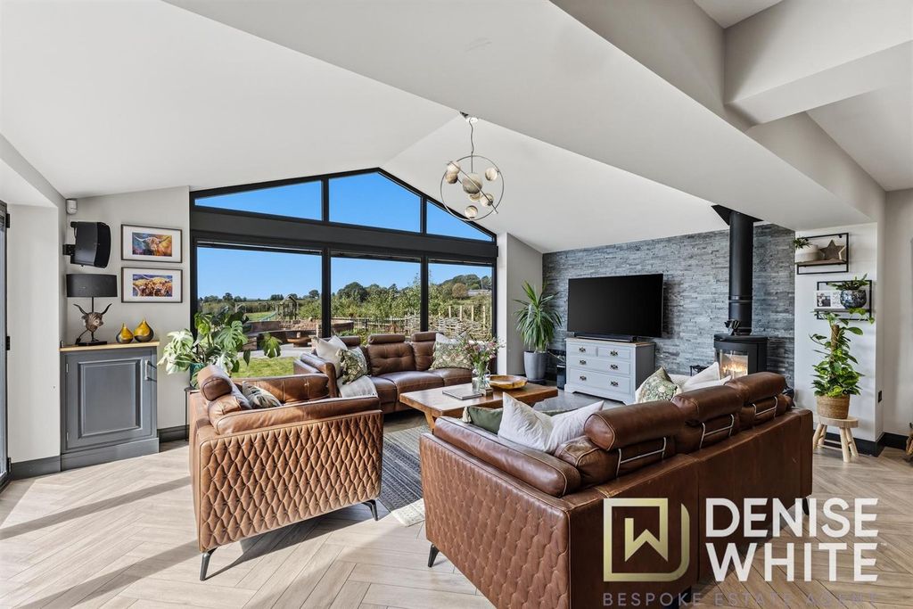 Property photo 3 of 53 Family Room