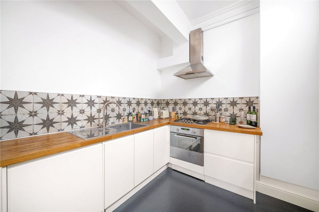 Property photo 3 of 15 Kitchen