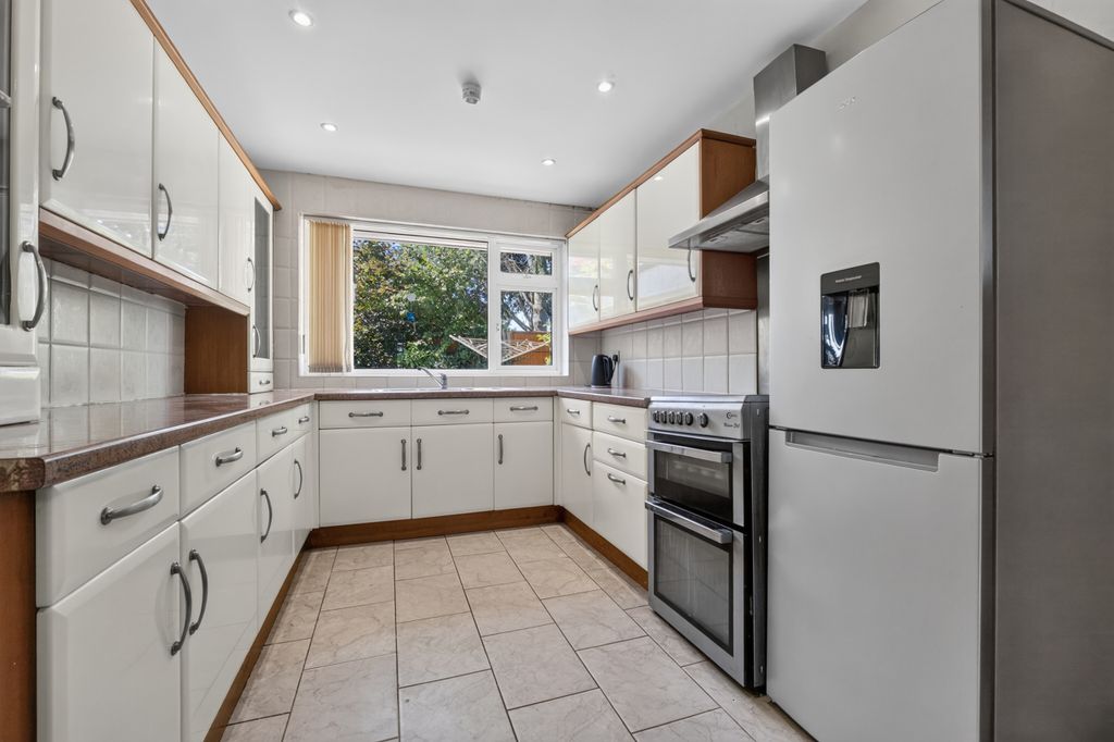 Property photo 3 of 15 Kitchen