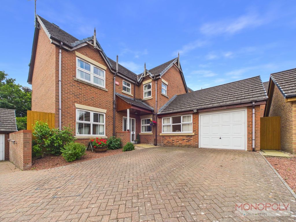 Property photo 1 of 28
