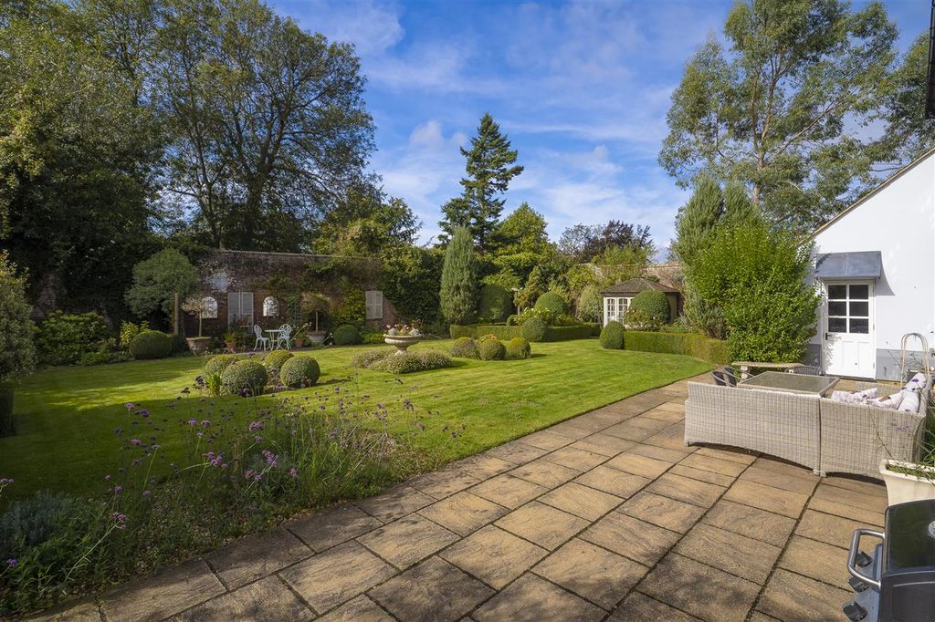 Property photo 3 of 33