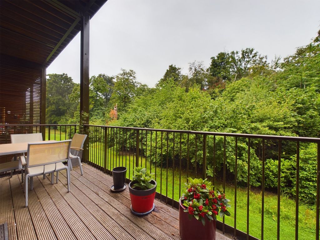 Property photo 2 of 13 30003026-Hr-2
