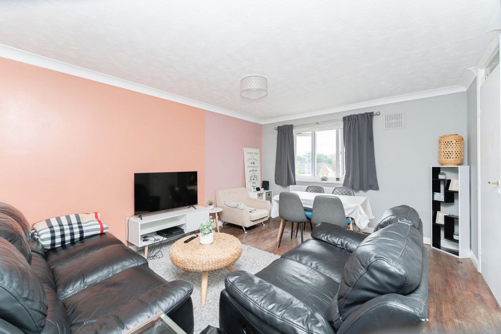 Property photo 2 of 11 Image 1