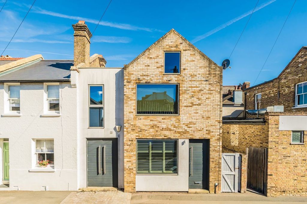 Property photo 1 of 7