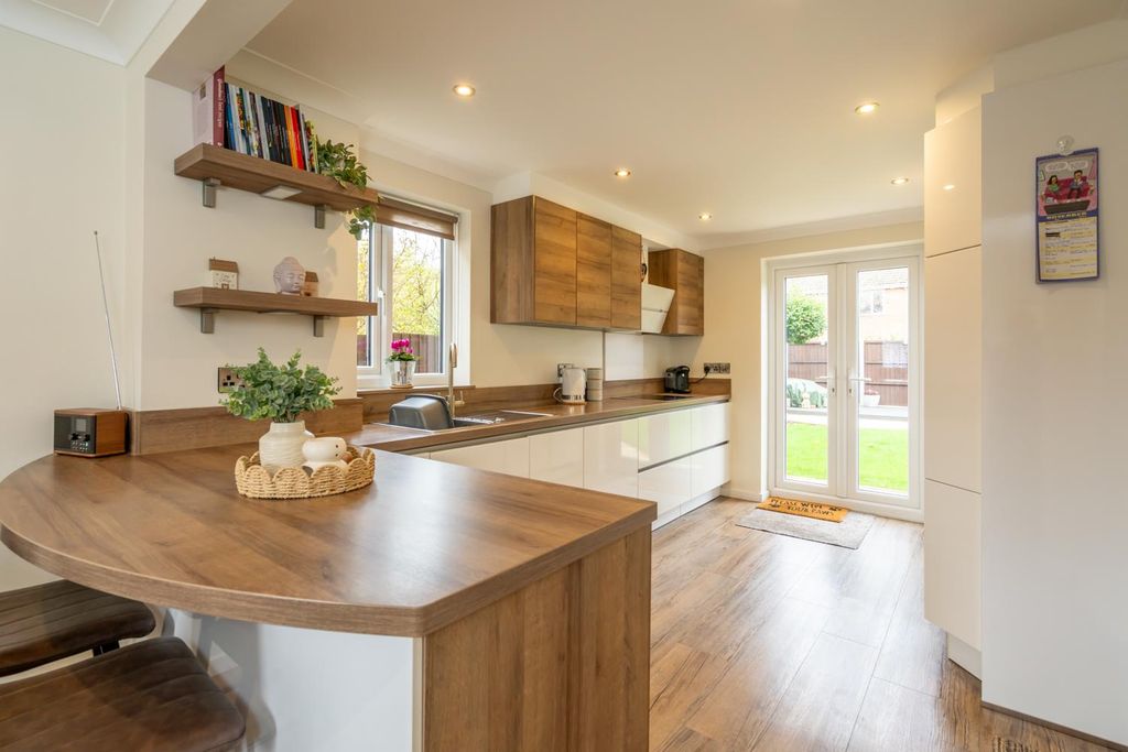 Property photo 3 of 18 Kitchen.Jpg