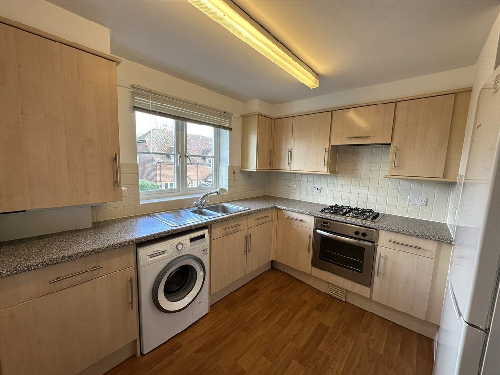 Property photo 3 of 6 Kitchen
