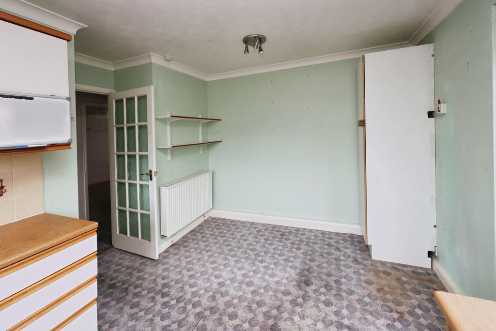 Property photo 3 of 12 4364652