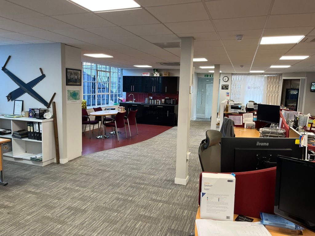 Property photo 3 of 8 Photo 8