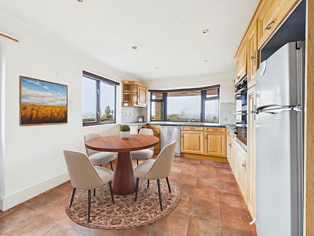Property photo 3 of 34 2.-Cam04922G0-Pr0097-Still014 - Kitchen - Standard