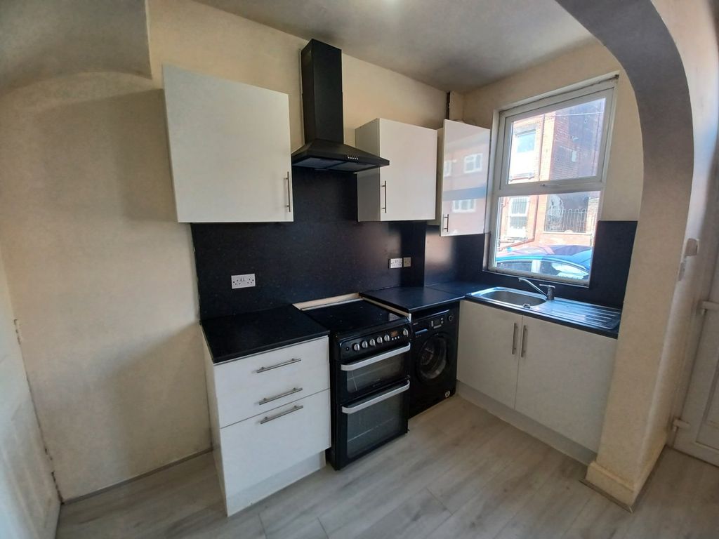 Property photo 3 of 8 Picture No. 33