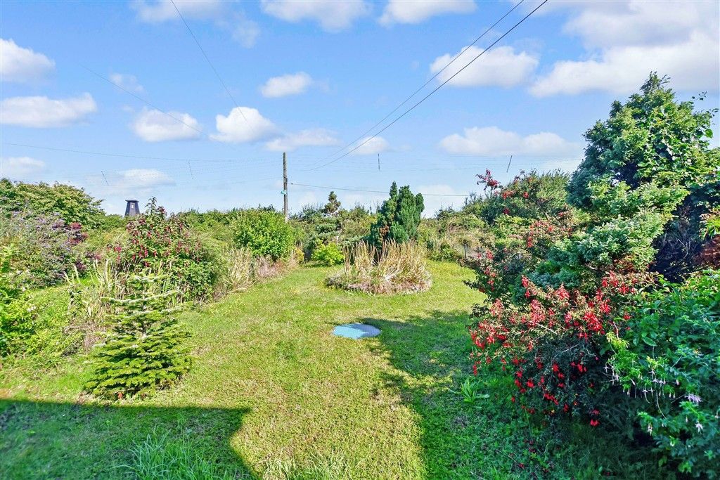 Property photo 1 of 11 Front Garden