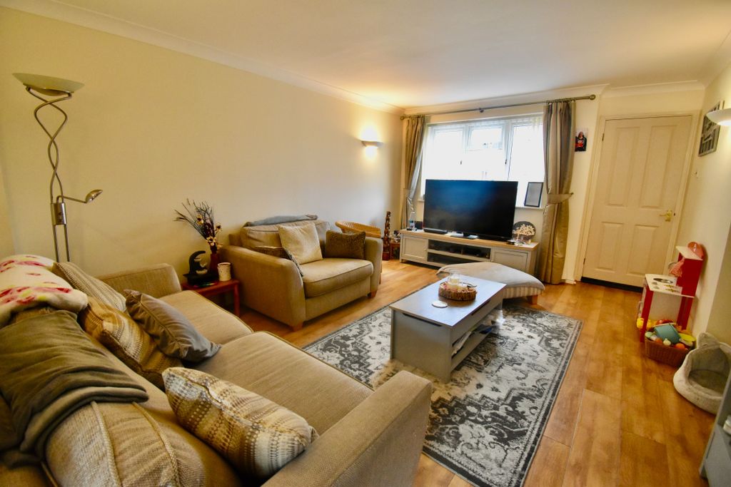 Property photo 3 of 12
