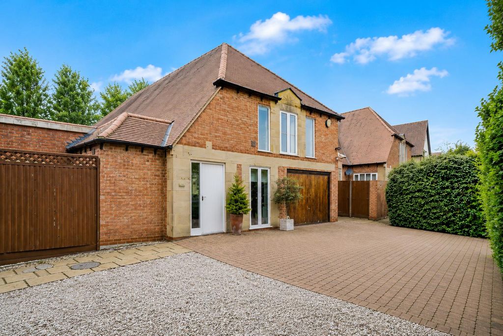 Property photo 1 of 37