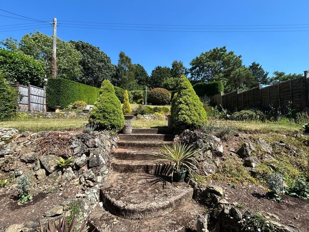Property photo 3 of 11