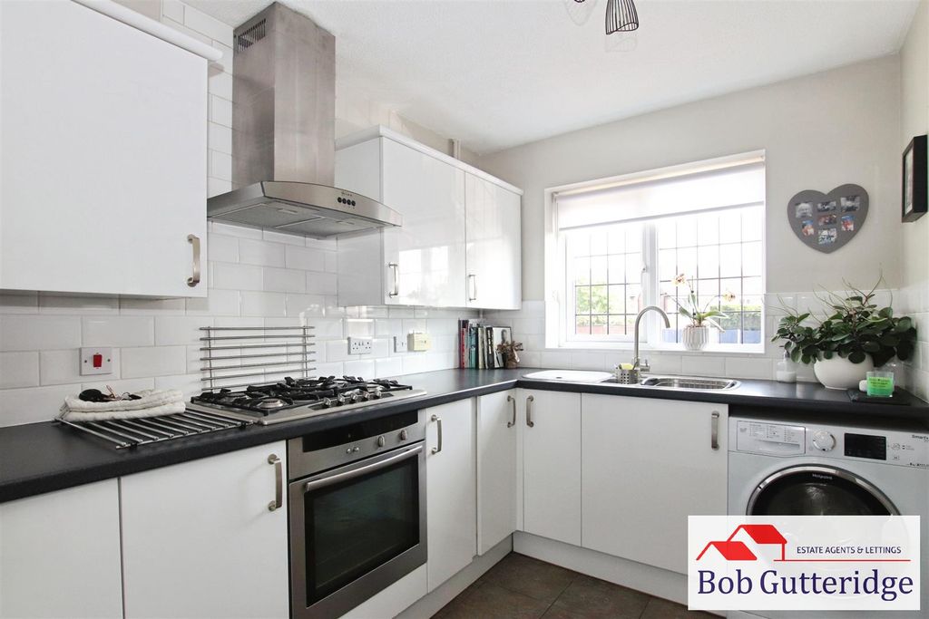 Property photo 3 of 35 Fitted Kitchen