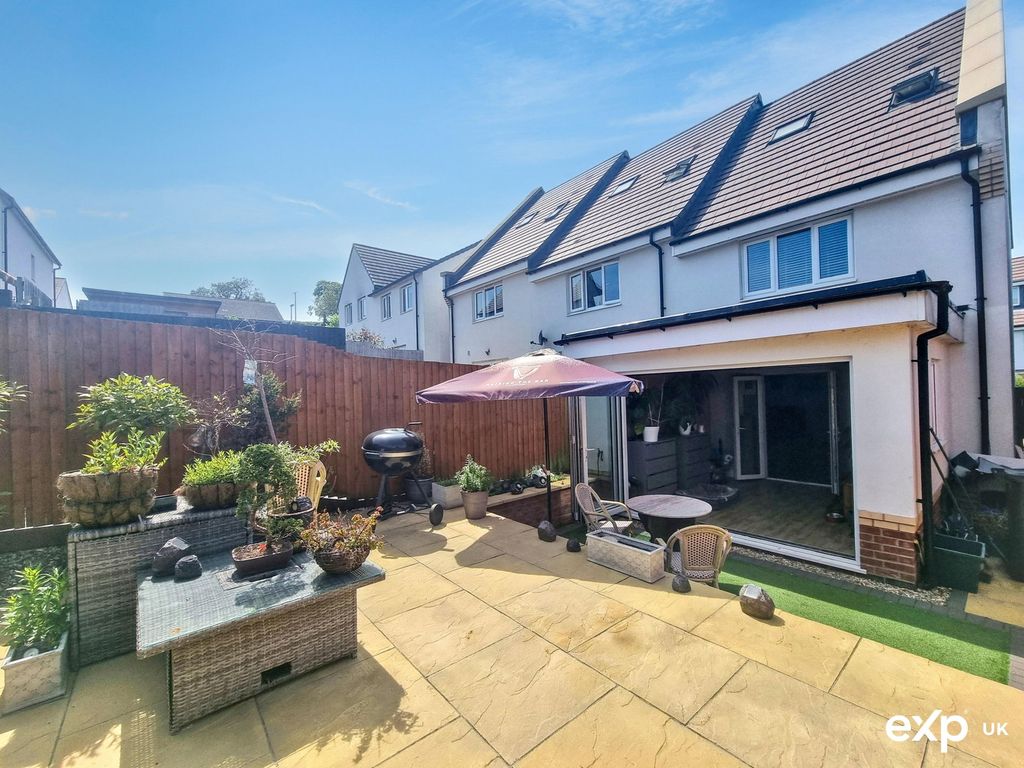 Property photo 2 of 22