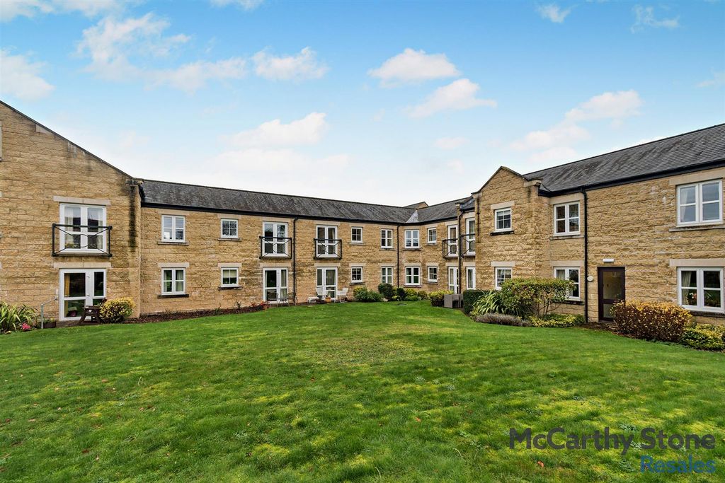 Property photo 1 of 25 8670493-Exterior06-800.Jpg