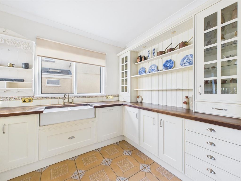 Property photo 3 of 29 Cam02295G0-Pr0177-Still012.Jpg